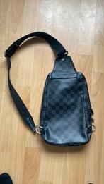 Loui Vuitton heuptasje, Handtassen en Accessoires, Tassen | Schoudertassen, Zwart, Zo goed als nieuw, Leer, Ophalen