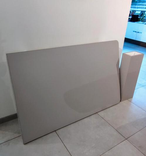 Stevige keukentafel ophangbaar met 2 afgeronde hoeken, Huis en Inrichting, Tafels | Salontafels, Zo goed als nieuw, 50 tot 100 cm