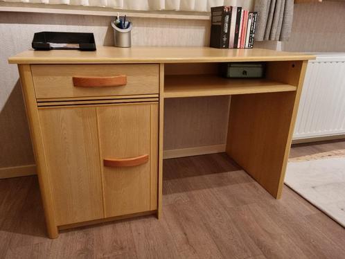 Bureau voor student (laatste kans - moet weg), Huis en Inrichting, Bureaus, Gebruikt, Bureau, Ophalen
