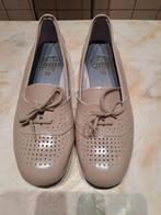 Chaussures basses beiges, Vêtements | Femmes, Chaussures, Neuf, Beige, Escarpins, Enlèvement