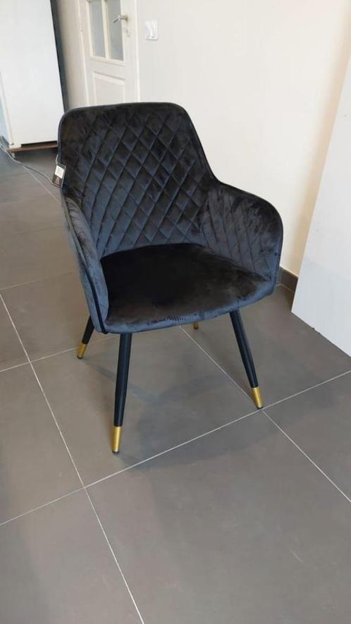2 nieuwe zwarte velvet stoelen, Huis en Inrichting, Stoelen, Nieuw, Twee, Zwart, Ophalen