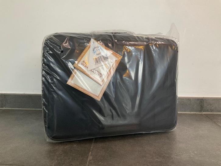 Nieuwe laptoptas, Computers en Software, Laptoptassen, Nieuw, Aktetas, 17 inch of meer, Ophalen