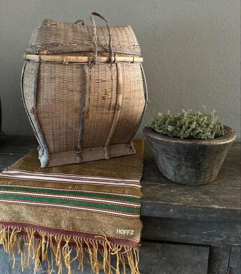 Antieke chinese mand met deksel, Huis en Inrichting, Woonaccessoires | Schalen en Manden, Ophalen of Verzenden