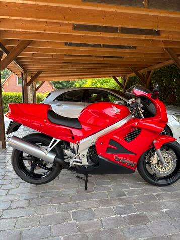 Honda VFR750 4.780km.1996 nieuw, uniek beschikbaar voor biedingen