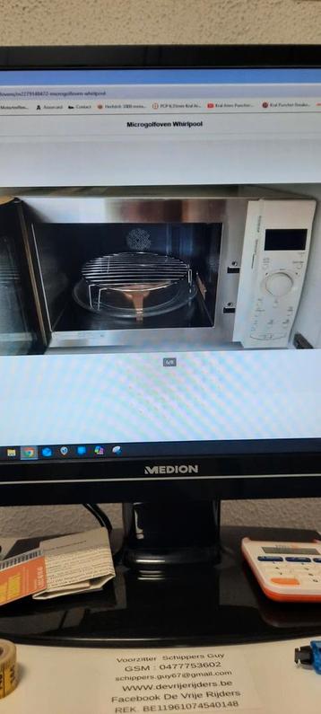 Microgolf Whirlpool, AVM 359 Groot ovenruim, met handleiding beschikbaar voor biedingen