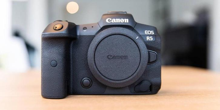 Canon EOS R5 + Canon RF 24-70 mm f/2,8 L IS USM - nouveau, TV, Hi-fi & Vidéo, Photo | Studio photo & Accessoires, Comme neuf, Studio photo complet
