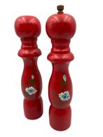 Salière et poivrière vintage en bois - rouge (années 60/70), Maison & Meubles, Cuisine | Ustensiles de cuisine, -, Utilisé, -