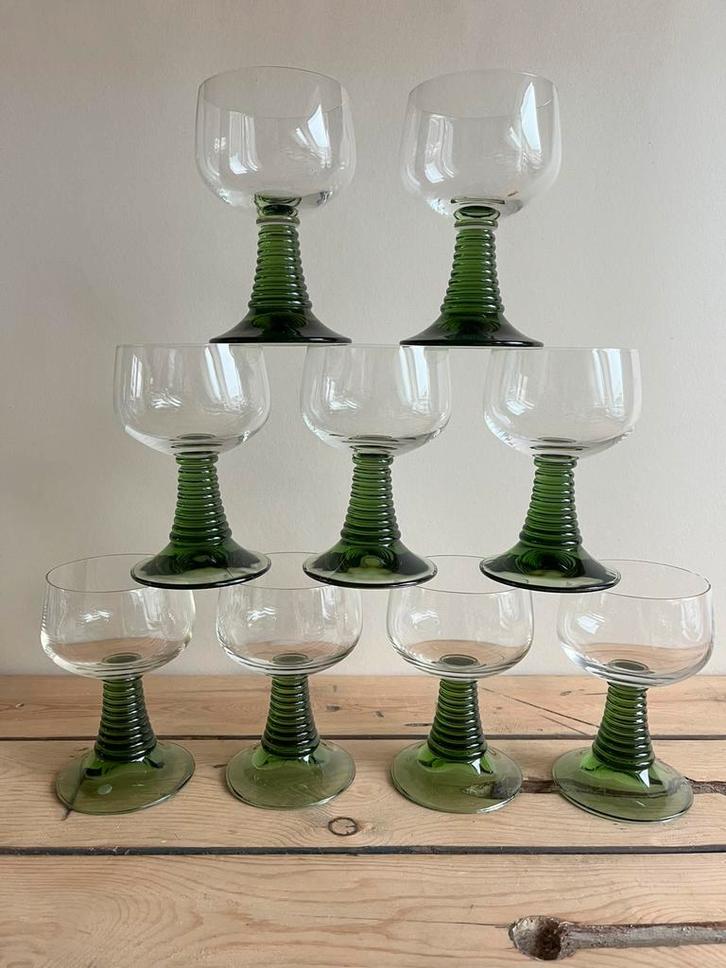9 vintage Roemer wijnglazen op groene voet, Antiek en Kunst, Antiek | Glaswerk en Kristal, Ophalen of Verzenden