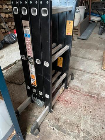 Vouwladder te koop beschikbaar voor biedingen