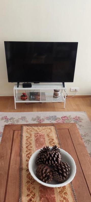 Table TV beschikbaar voor biedingen