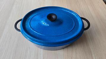 Ovale gietijzeren braadpan van 33 cm beschikbaar voor biedingen