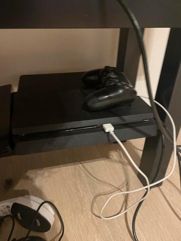 Ps4 pro avec jeux, 500 GB, Avec 3 manettes ou plus, Enlèvement, Utilisé