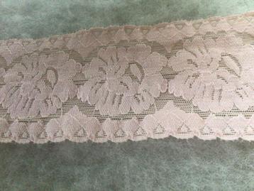 Vintage stretchkant   Lichtroze. H 7 cm. Nieuw beschikbaar voor biedingen