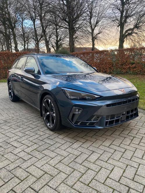 Cupra leon Sportstourer 1.5 eTSI MHEV DSG, Auto's, Cupra, Bedrijf, Te koop, Leon, ABS, Achteruitrijcamera, Adaptieve lichten, Adaptive Cruise Control