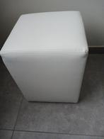 Klein wit poefje te koop., Enlèvement