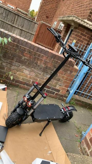 Nieuwe Premium Elektrische Step ENKEL VERZENDING beschikbaar voor biedingen