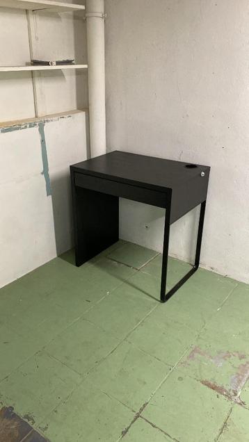 Ikea bureau (Micke) beschikbaar voor biedingen