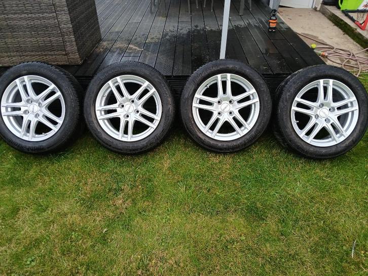 Kit hiver jantes pneus neige 16p Ford, Autos : Pièces & Accessoires, Pneus & Jantes, Pneu(s), Pneus hiver, 16 pouces, 205 mm, Véhicule de tourisme