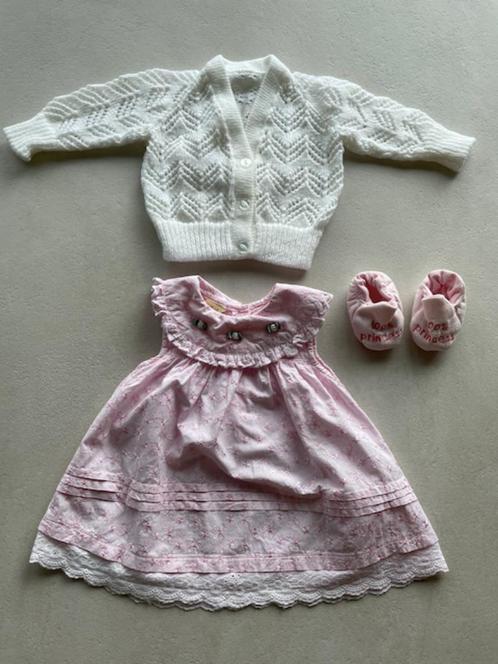 Lot de vêtements (37 pièces) pour fille de 1-3 mois, Kinderen en Baby's, Babykleding | Baby-kledingpakketten, Zo goed als nieuw