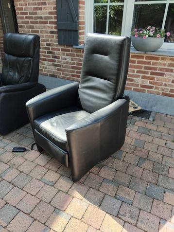 elektrische fauteuil zwart sta op in prima staat beschikbaar voor biedingen