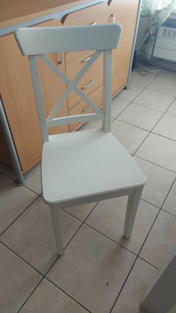 Ikea Ingolf stoelen wit 6 stuks beschikbaar voor biedingen