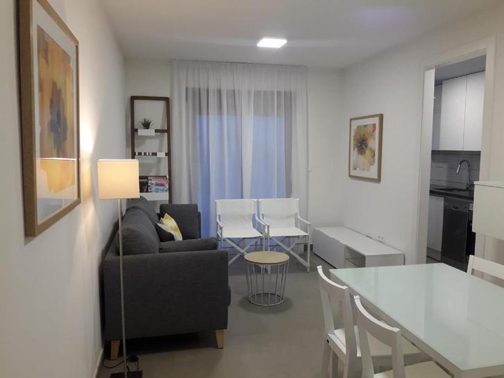 torrevieja 2 slaapkamers nieuwbouw 400 m v strand, Vakantie, Vakantie | Fly & Drive, Appartement, Stad, Aan zee, 2 slaapkamers