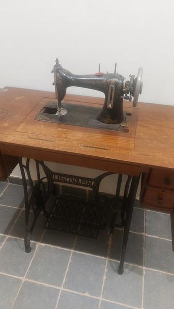 Husqvarna naaimachine  beschikbaar voor biedingen