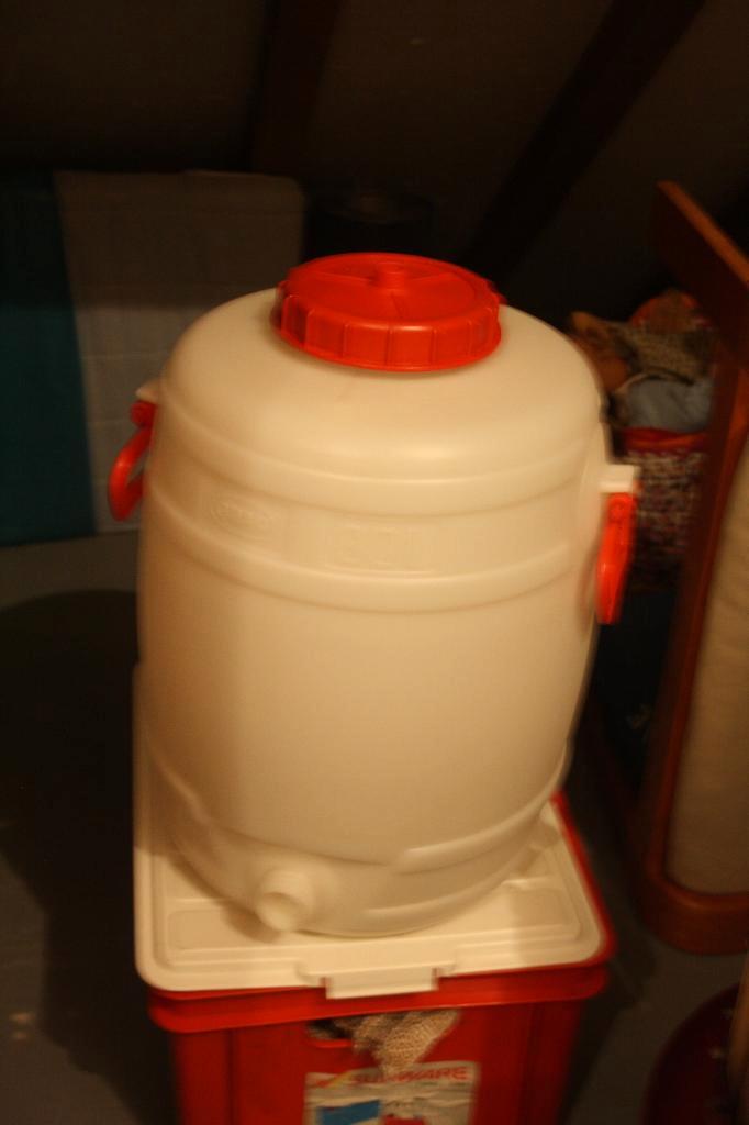 Plastieke Dame Jeanne 30 liter, Hobby en Vrije tijd, Overige Hobby en Vrije tijd, Zo goed als nieuw, Ophalen