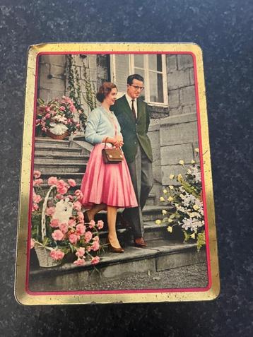 Vintage blikken doos beschikbaar voor biedingen