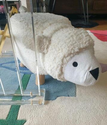 Kinderpoef beschikbaar voor biedingen