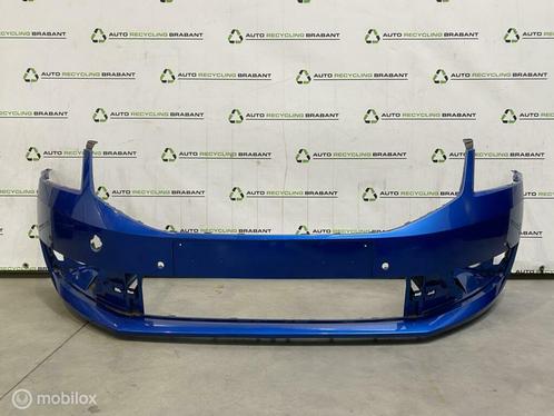 Voorbumper Skoda Octavia 5E ORIGINEEL 5E0807221, Auto-onderdelen, Carrosserie, Bumper, Skoda, Voor, Gebruikt, Ophalen of Verzenden