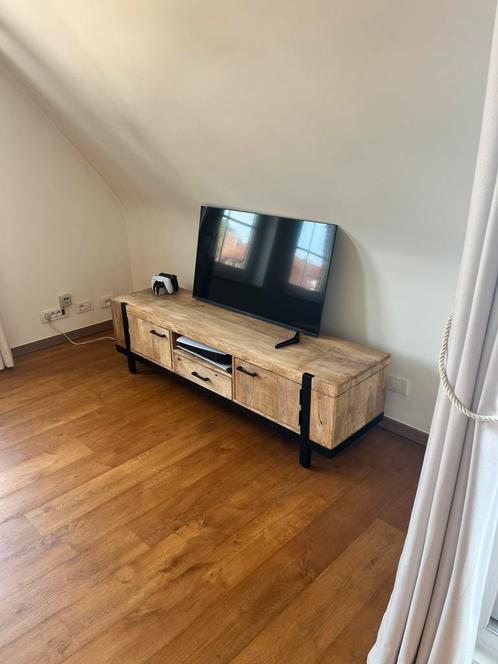 Houten tv meubelkast 170 x 45, Huis en Inrichting, Kasten |Televisiemeubels, Zo goed als nieuw, Eikenhout, Ophalen