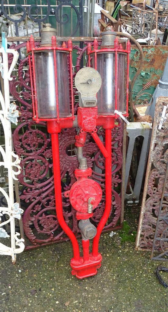 oude benzinepomp 2-takt pomp, Antiek en Kunst, Curiosa en Brocante, Ophalen