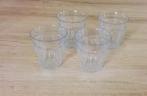 4 plastic glazen (8cm hoog), Enlèvement ou Envoi, Utilisé