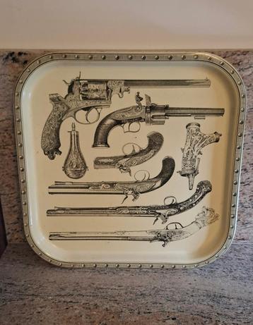 Metalen dienblad Fornasetti - pistool dienblad - gun tray beschikbaar voor biedingen