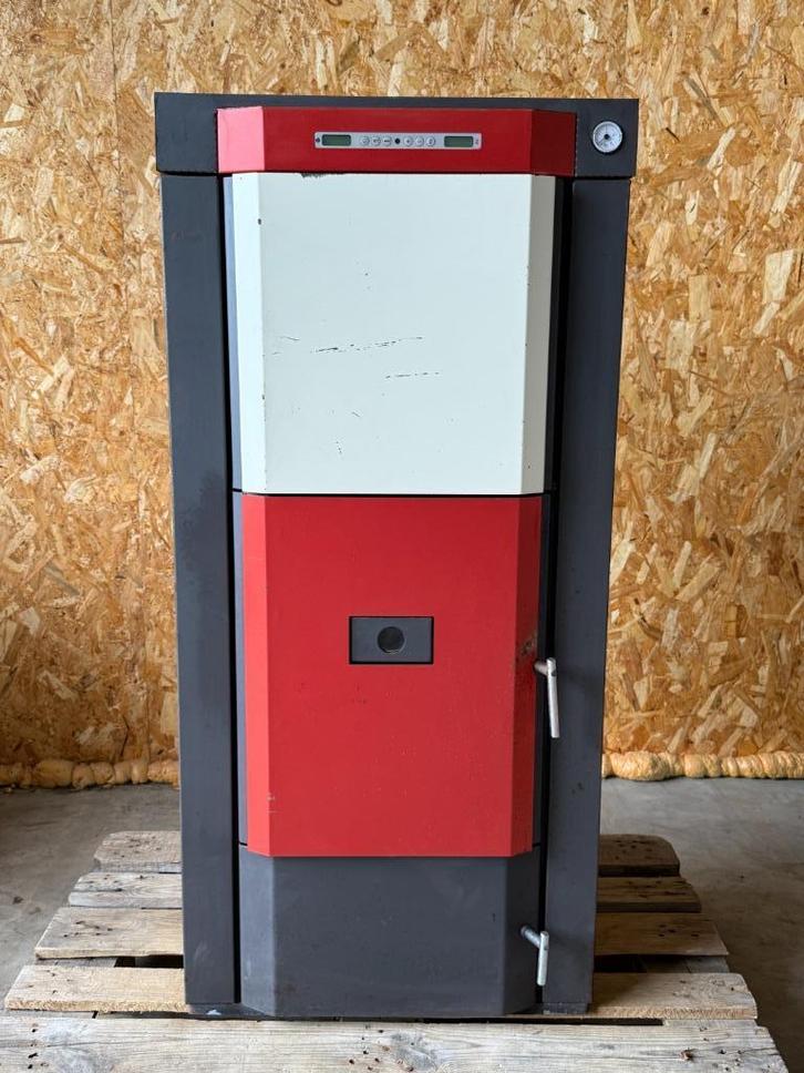 Cv Pelletkachel Victoria Classic 16kW, Huis en Inrichting, Kachels, Gebruikt, Vrijstaand, Pelletkachel, Hout, Ophalen of Verzenden