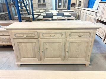  LUCHTIG dressoir met 3 deuren in ruw eikenhout — 425€  beschikbaar voor biedingen