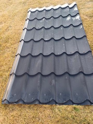 zwarte metalen dakpanplaten  8 stuks 2.20m op 1.15 beschikbaar voor biedingen
