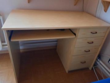 zeer mooie houten bureau met uitschuifbaar blad en 3+1laden 