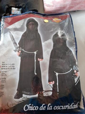 Halloween pater kledij 7 tot 9 jaar beschikbaar voor biedingen
