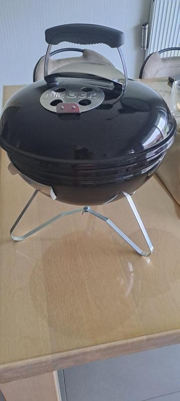 tafel barbeque van weber 2 x gebruikt beschikbaar voor biedingen