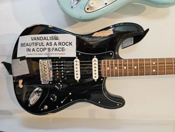 Fender Kurt Cobain Vandalism strat