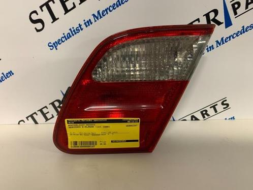 Achterlicht rechts van een Mercedes E-Klasse, Auto-onderdelen, Verlichting, Gebruikt, 3 maanden garantie, Ophalen of Verzenden