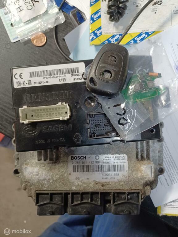 Inspuitcomputer+sleutels Renault Master8200311550 8200483186, Auto-onderdelen, Brandstofsystemen, Renault, Gebruikt, Ophalen of Verzenden