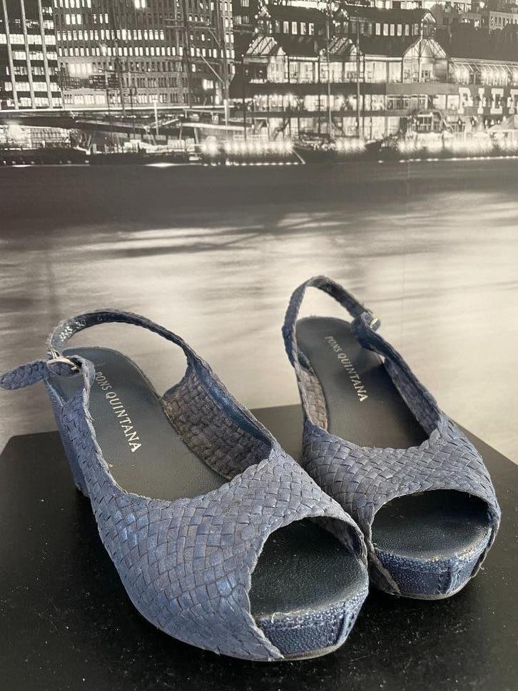 blauwe sleehak - sandalen - merk Pons Quintana - maat 38, Kleding | Dames, Schoenen, Zo goed als nieuw, Sandalen of Muiltjes, Blauw