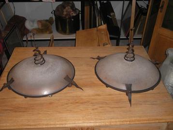 Plafond verlichting beschikbaar voor biedingen