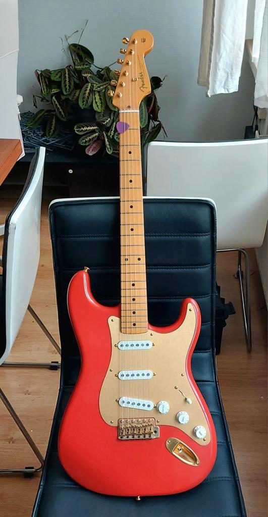 Fender Stratocaster classic 50s FSR fiesta red, Muziek en Instrumenten, Snaarinstrumenten | Gitaren | Elektrisch, Zo goed als nieuw