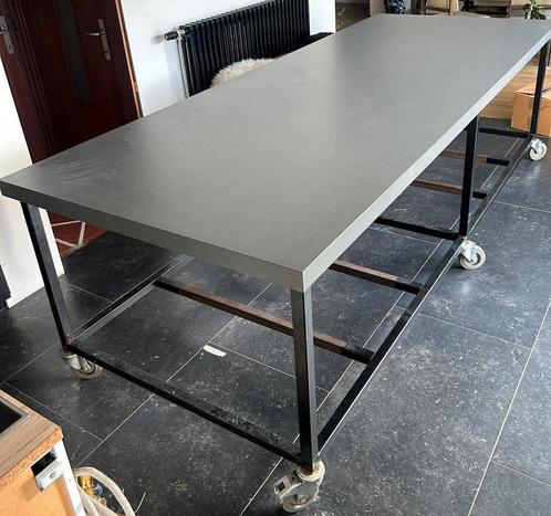 Industriële tafel op wielen voor atelier of magazijn, Zakelijke goederen, Kantoor en Winkelinrichting | Magazijn, Stelling en Opslag