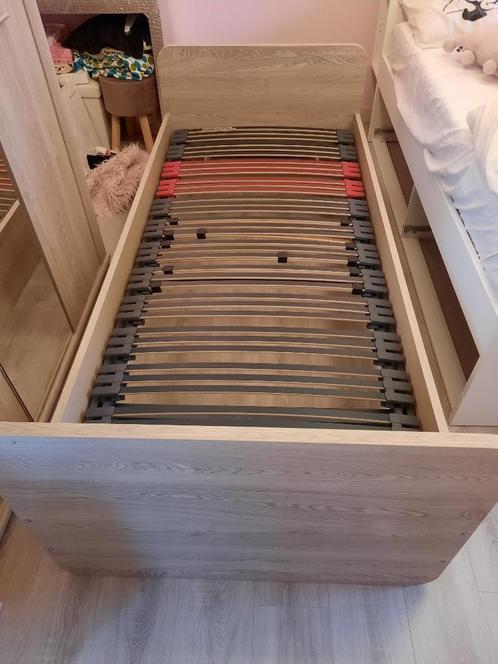 Lit 2 m sur 90 cm + sommier réglable + table de nuit, Huis en Inrichting, Slaapkamer | Bedden, Zo goed als nieuw, Eenpersoons