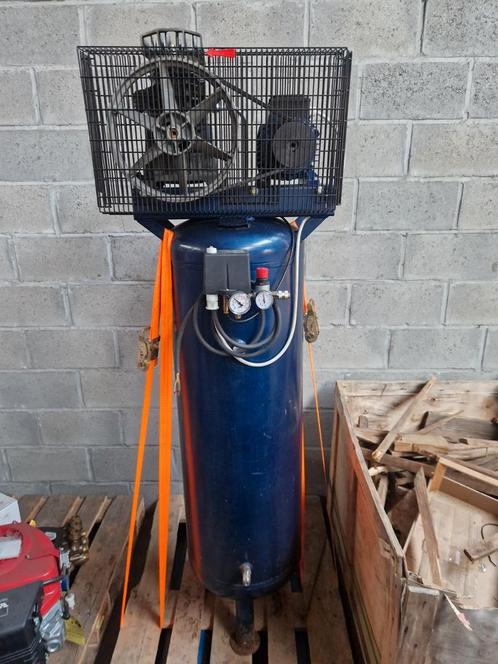 Brown 150 liter driefasig 230 of 400 volt, Doe-het-zelf en Bouw, Compressors, Zo goed als nieuw, Ophalen